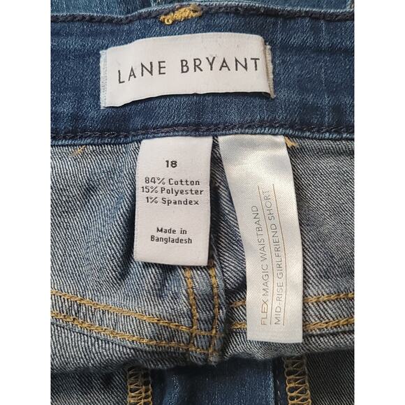 LANE BRYANT Girlfriend  Dark Rinse‎ Mid-Rise Distressed Flex Waist Short Sz 18 - Picture 5 of 8